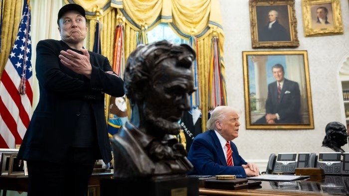 Elon Musk vs Donald Trump