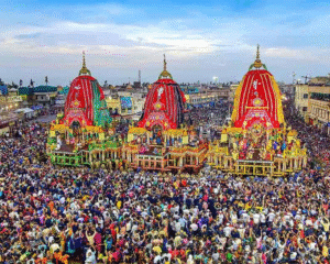 जगन्नाथ पुरी की रथयात्रा में गौतम अडानी