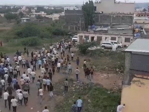 पुणे के गांव में सोशल मीडिया पोस्ट से भड़का बवाल